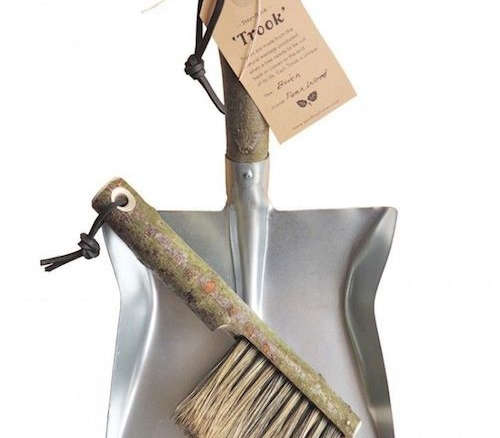 trook broom and dustpan for gardenista gift guide 0  